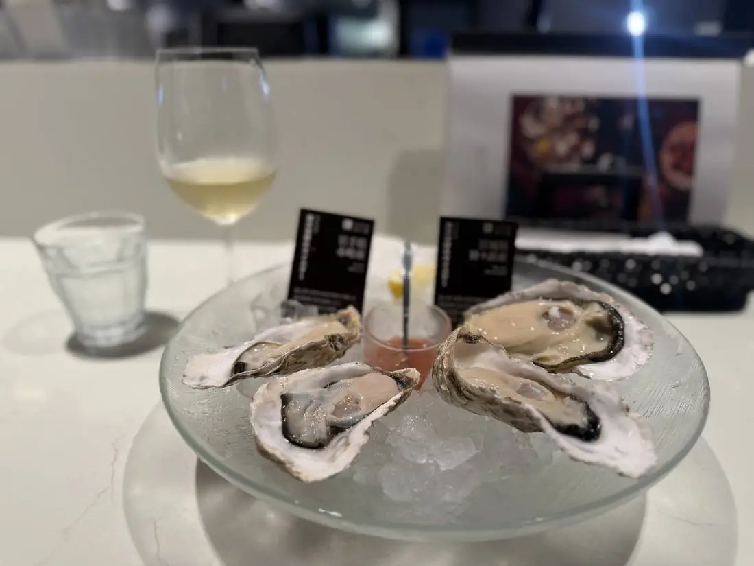 生牡蠣とワイン